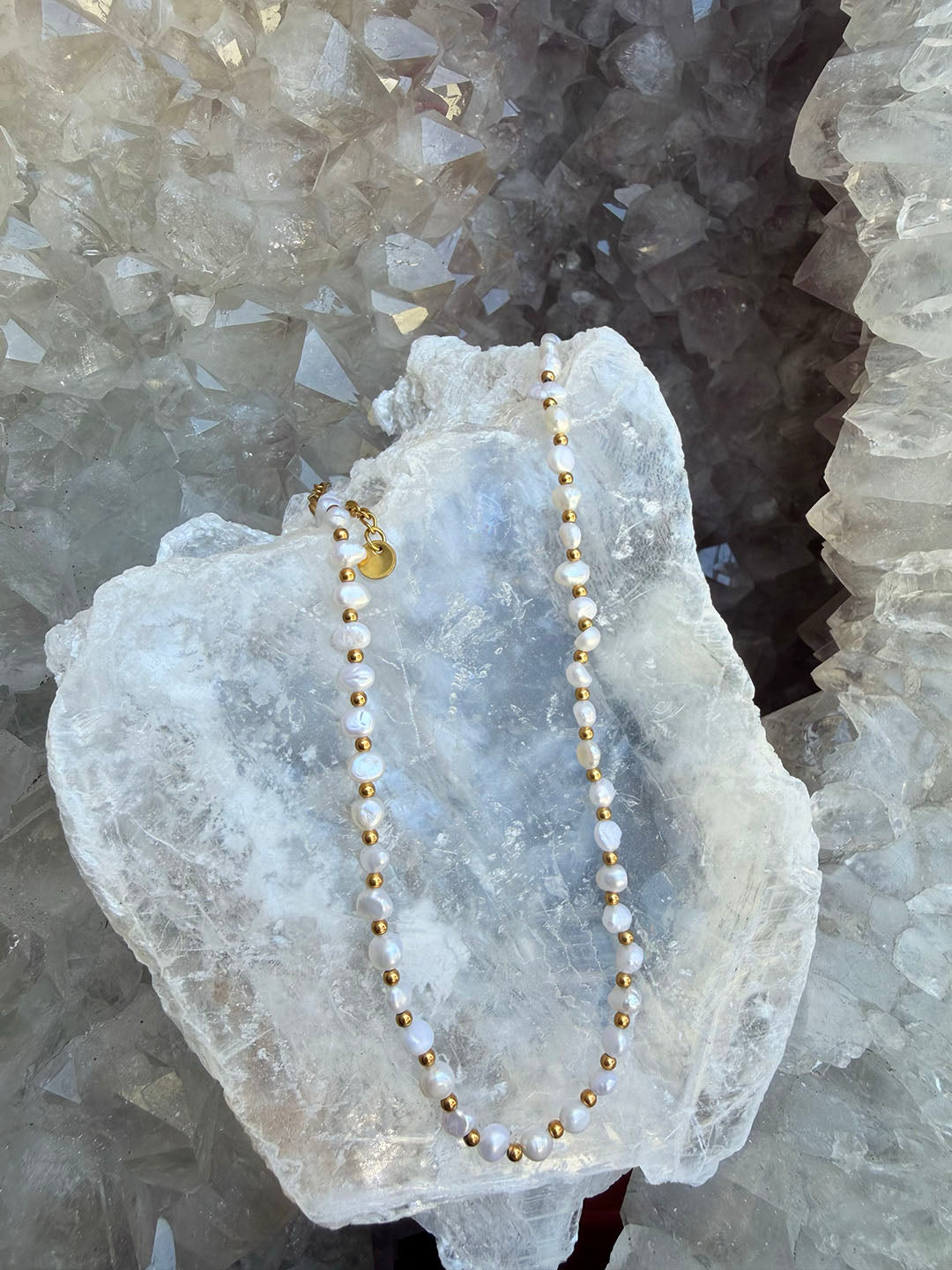 Isla Pearl Waterproof Necklace in Gold