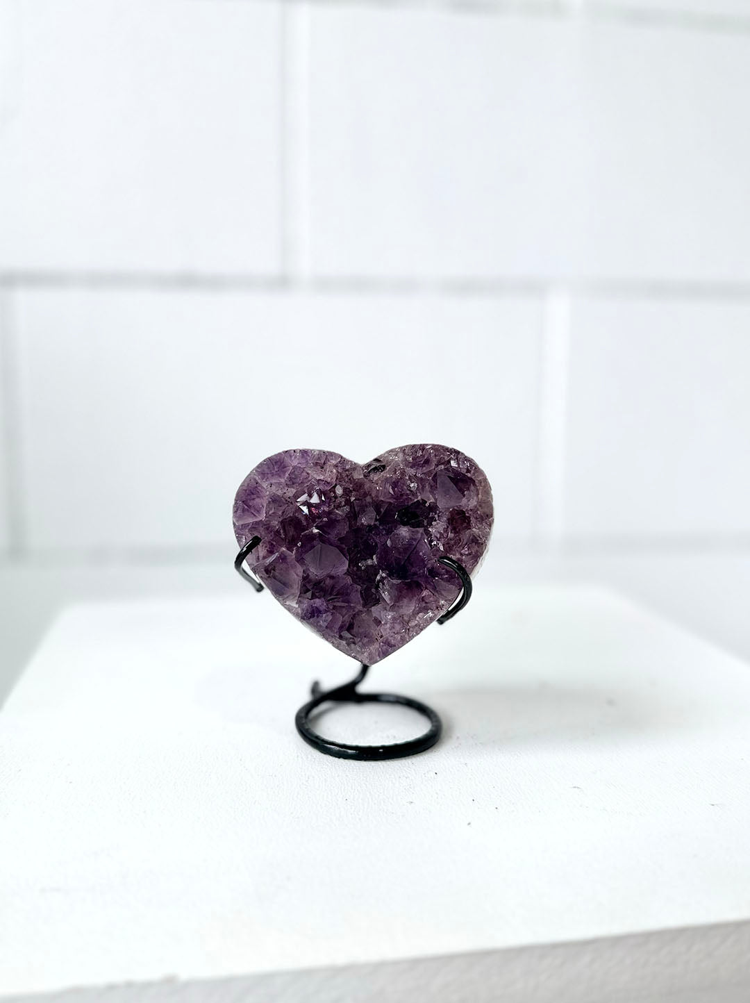 Amethyst Heart on Stand COD01