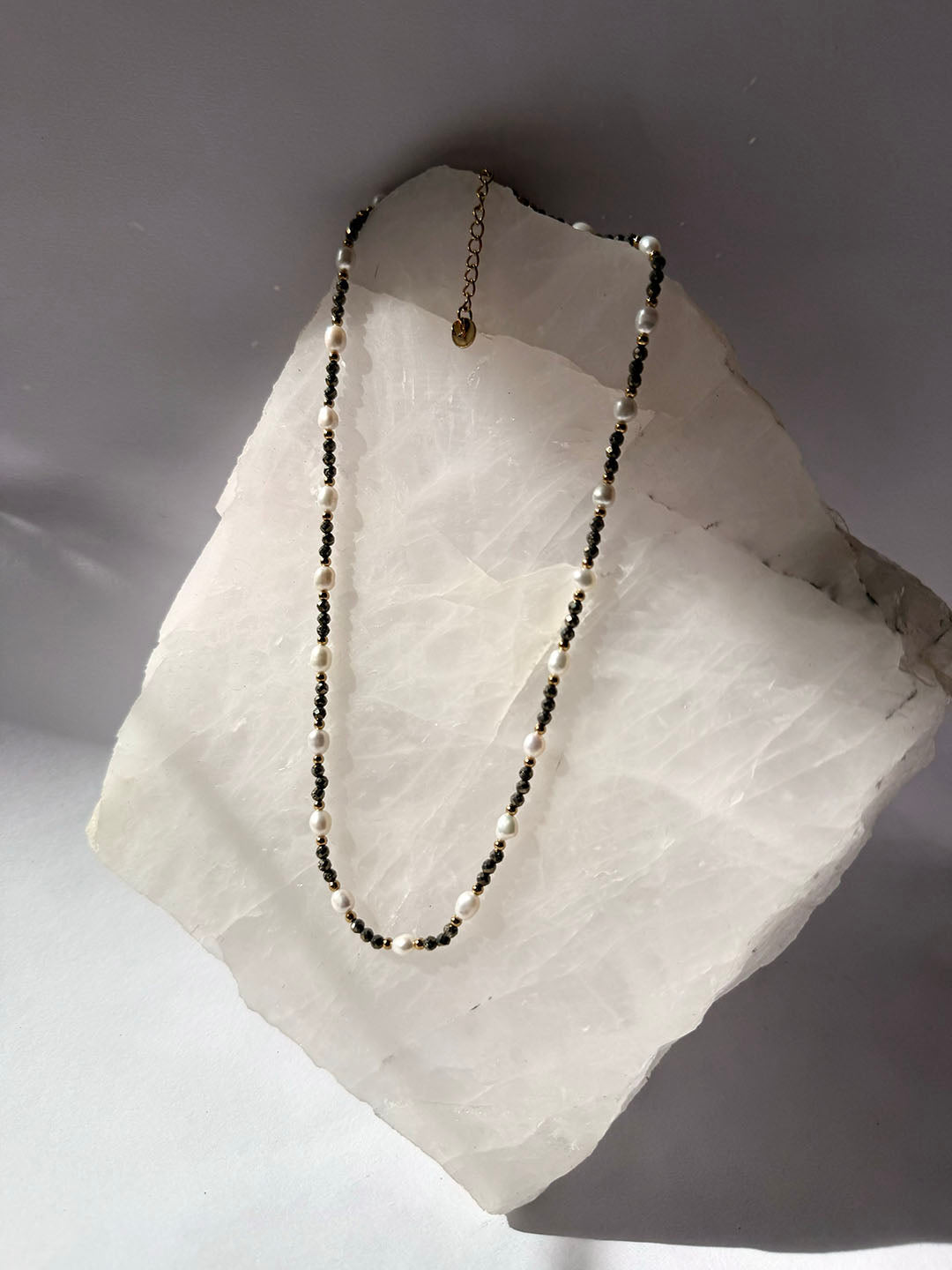 Isla Pearl Waterproof Necklace – Pyrite